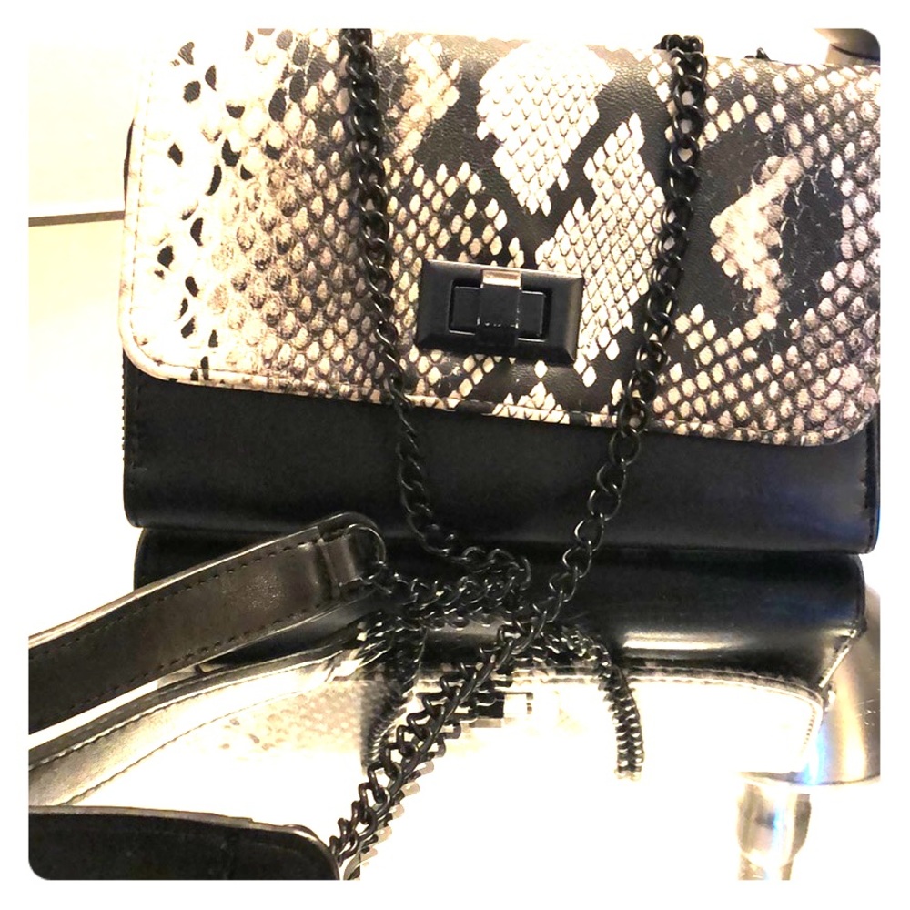 Clutch with long chain